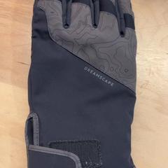 Kesztyű, amint azt Pathé Utrecht Leidsche Rijn az iLost segítségével jelentette.