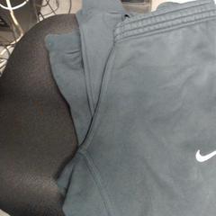 Trainingsbroek nike, as reported by SnowWorld Landgraaf using iLost