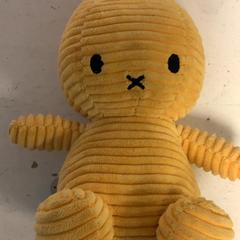 Ninots Gele Nijntje knuffel, segons ha informat Artis mitjançant iLost