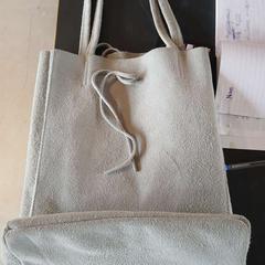 Táska Leather, amint azt Conscious Hotel Westerpark az iLost segítségével jelentette.