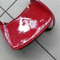 İLost kullanarak Centraal magazijn tarafından bildirildiği gibi Çanta - Handtasje Rood