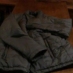 Jacka Zwarte puffer, rapporterat av Café Leentje med iLost