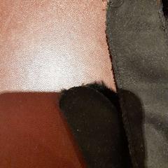 Glove noir, as reported by TCL using iLost