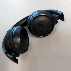 Koptelefoon // headphones & Jbl, come riportato da Vrije Universiteit Brussel (VUB) utilizzando iLost