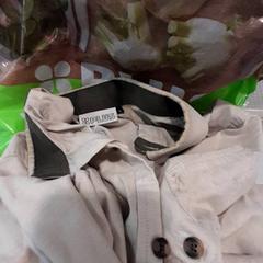 Kleding  in tas kleding, amint azt Qbuzz DMG az iLost segítségével jelentette.