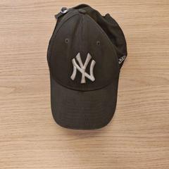 衣類 - Baseballpet がiLostで Regio Oost-Vlaanderen によって報告されました