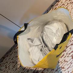 Shopper-Tasche & Jogger, gemeldet von Van der Valk Hotel Woerden über iLost