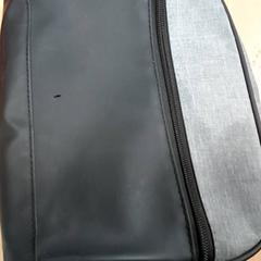 Borsa - toilettas, come riportato da Centraal magazijn utilizzando iLost