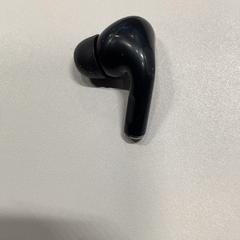 Airpod Black left, as reported by MEININGER Hotel Munich Olympiapark using iLost