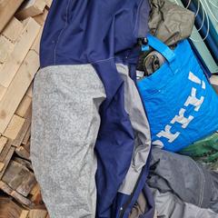 Thermo Jas grijs blauw، كما تم الإبلاغ عنه عبر iLost