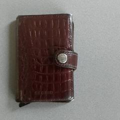 Cardholder - Hegge, as reported by Centraal magazijn using iLost