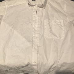 Blouse White and black pants, zoals gemeld door Van der Valk Hotel Heerlen met iLost