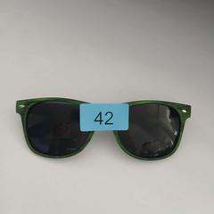 サングラス groen, blauw 42 がiLostで Rock Werchter によって報告されました