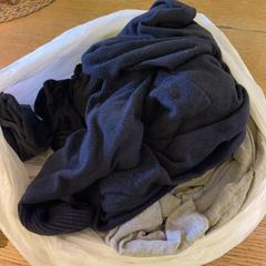 Kleidung, gemeldet von MEININGER Hotel Berlin East Side Gallary über iLost