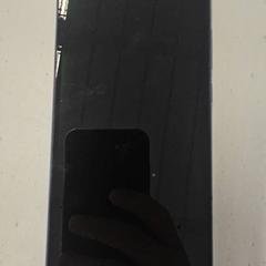 Smartphone-a, gisa salatu by GVB iLost erabiliz
