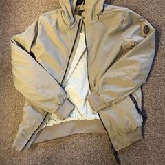 Jacke, gemeldet von Burgers' Zoo über iLost