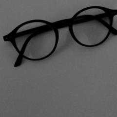 Glasögon, rapporterat av Regio Antwerpen - Brussel med iLost