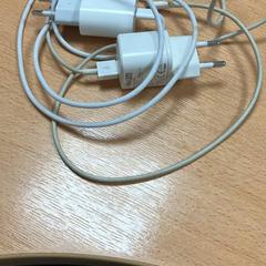 Caricabatterie, come riportato da Sheraton Brussels Airport Hotel utilizzando iLost