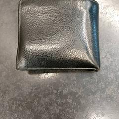 財布 がiLostで Rotterdam The Hague Airport によって報告されました