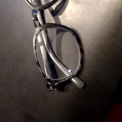 Bril Grijs, zoals gemeld door TivoliVredenburg met iLost