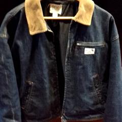 Veste, a été signalé par TivoliVredenburg utilisant iLost