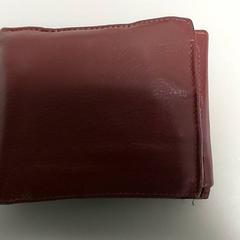 Carteira - Baetens, como reportado por Centraal magazijn utilizando o iLost