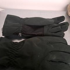 Gloves, as reported by Keolis Lund using iLost