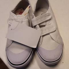 Schuhe, gemeldet von Qbuzz ZHN über iLost