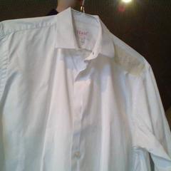 Košile, jak nahlášeno MEININGER Hotel Lyon Centre Berthelot pomocí iLost