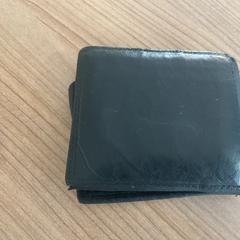 Cartera Mahmud Abdula, segons ha informat Breng Arnhem mitjançant iLost