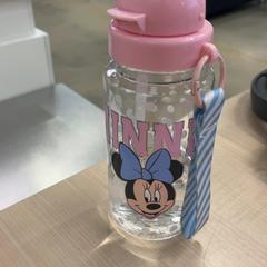 Garrafa para beber, como reportado por IKEA Utrecht utilizando o iLost