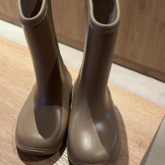 Zapatos para nenos, segundo informou Van der Valk Hotel Eindhoven - Best usando iLost