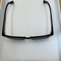 Zonnebril, zoals gemeld door Schönbrunn "Group Center" met iLost