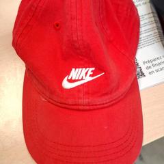 Casquette Rouge, as reported by IKEA Grenoble using iLost