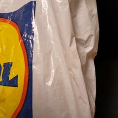 حقائب حمل وحقائب اليد plastique، كما تم الإبلاغ عنه بواسطة TCL عبر iLost