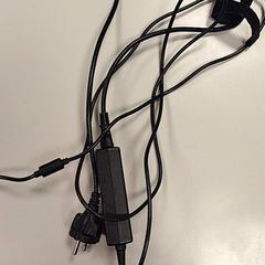 Adapter & Laptop lader laptopopl, som rapportert av Vrije Universiteit Amsterdam ved bruk av iLost