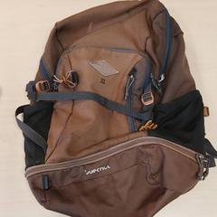 Mochila Bruin, ha sido reportado por Regio Oost-Vlaanderen con iLost