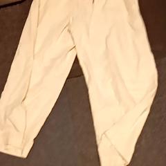 衣類 がiLostで Mövenpick Hotel Amsterdam City Centre によって報告されました