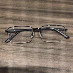 Briller, som rapportert av Van der Valk Hotel Zwolle ved bruk av iLost