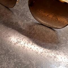 Gafas de sol, segundo informou Rotterdam The Hague Airport usando iLost