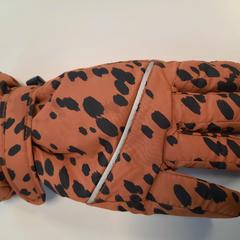 Handschoen, amint azt Connexxion Zeeuws-Vlaanderen az iLost segítségével jelentette.