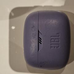 JBL earbuds case, jak bylo nahlášeno na iLost