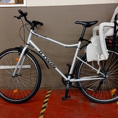 Bicicletta B-Twin Grijs/zwarte letters, come riportato da Fietsdepot Hasselt utilizzando iLost