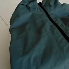 Kleding - jas, rapporterat av Regio Antwerpen - Brussel med iLost