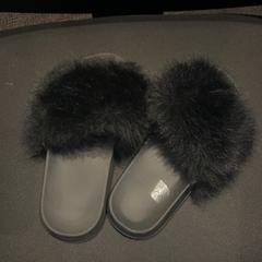 Slippers, as reported by Van der Valk Hotel Utrecht using iLost