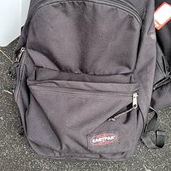 Batoh Zwarte eastpak rugzak, jak nahlášeno Schaatsbaan Rotterdam pomocí iLost