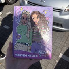 Vriendenboekje, segons s'ha informat a iLost