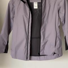 Jaqueta Lila, segons ha informat hoop Kirche - Campus Achim mitjançant iLost