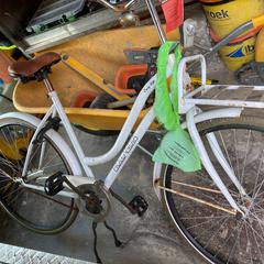 Damesfiets Hollandia, iLost를 사용하여 Gemeente Zevenaar에 보고됨