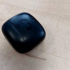 Funda per a auriculars Zwart, segons ha informat Arriva Vechtdallijnen mitjançant iLost
